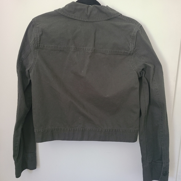 Cropped Jacket - Picture 2 of 9